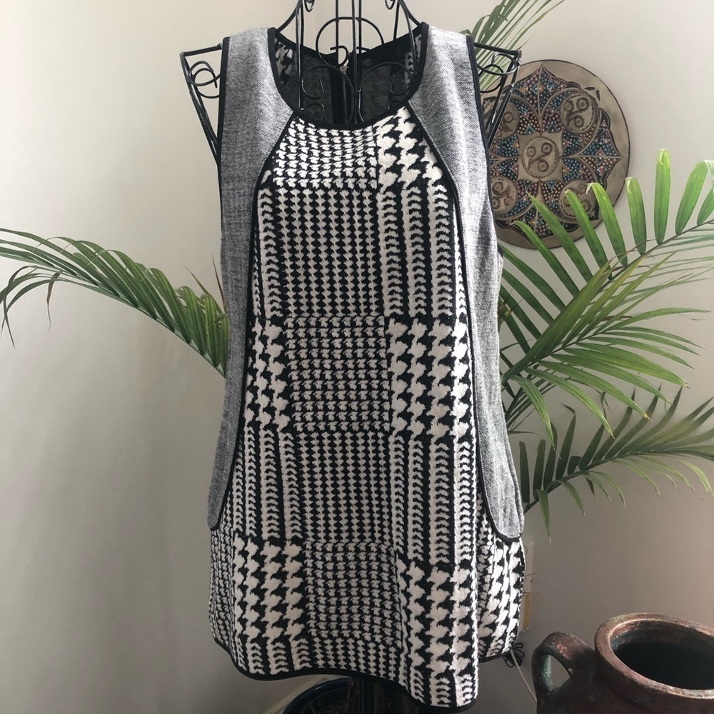Aryn K Grey Plaid Wool Blend Sleeveless Sweater M